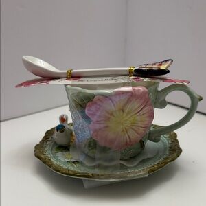 Exquisite Floral Tea Cup and Saucer Set with Spoon